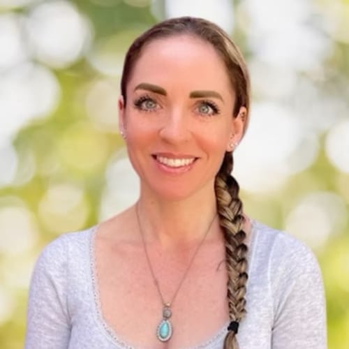 Headshot of Tara Catanzaro, LPC