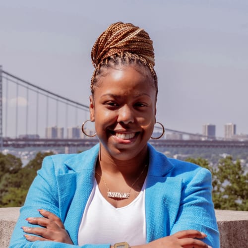 Headshot of Domonique Robinson, LCSW