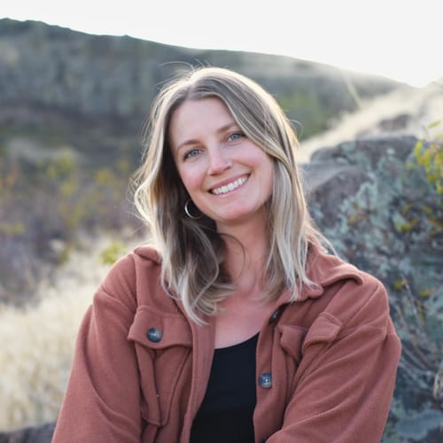 Headshot of Lizzy White, LPC