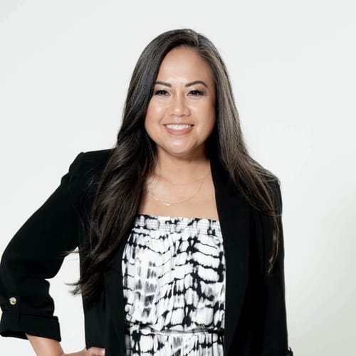 Headshot of Maria Laroya-Calvez, LCSW