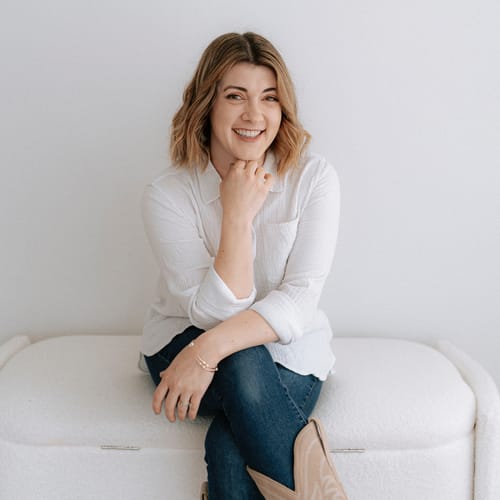 Headshot of Lauren Gibson, LMFT