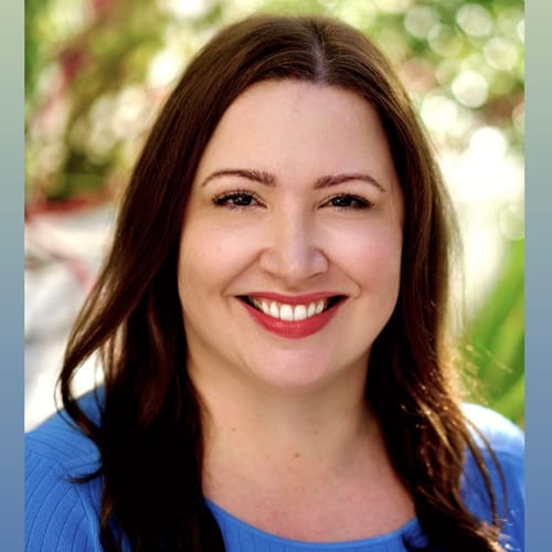 Headshot of Dyan Connelly, LICENSED_PSYCHOLOGIST