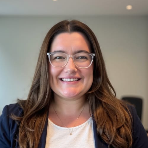 Headshot of Noel Fournarakis, LPC