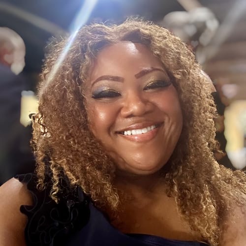 Headshot of Sheaundra O'Neil, LPC