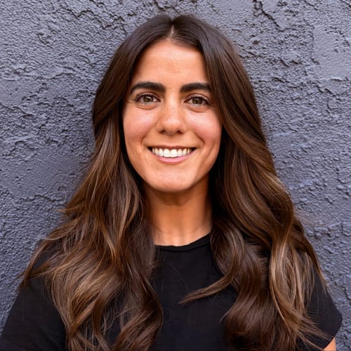 Headshot of Taylor Alderete, LMFT