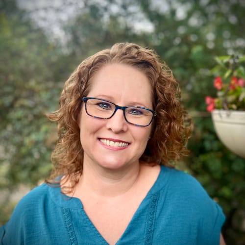 Headshot of Sara Hayes, LCSW