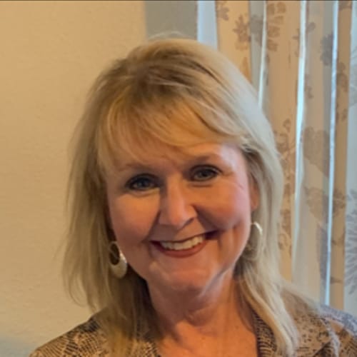 Headshot of Rhonda Dowling, LPC
