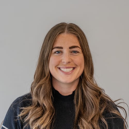 Headshot of Katie Thomas, CMHC