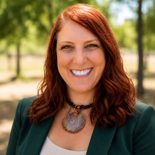 Headshot of Roxi Moore, LCSW
