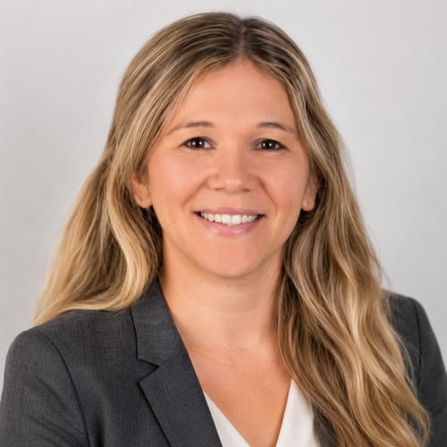 Headshot of Lynnette Sullivan, LMFT