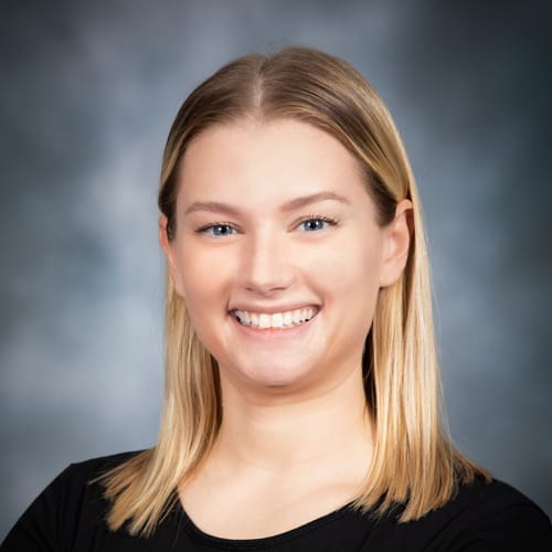 Headshot of Oona Belich, LCSW