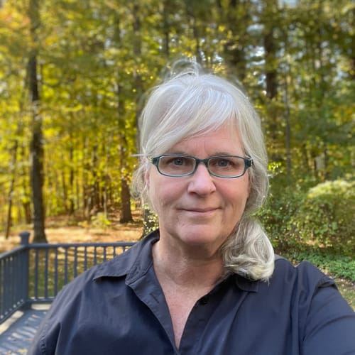 Headshot of Elizabeth Misener, LCSW