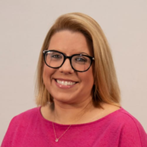 Headshot of Lindsey Manza, LMSW