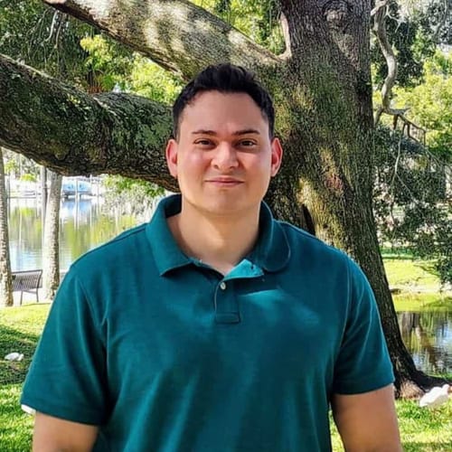 Headshot of Kelvin Rivera, LMHC