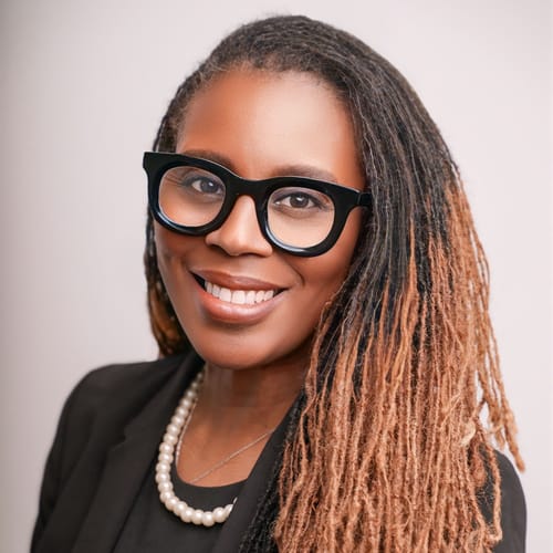 Headshot of Avia Brown, LCSW