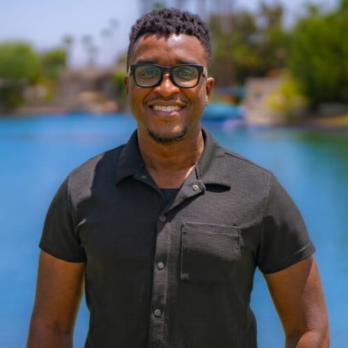 Headshot of Bryan Thomas, LPC