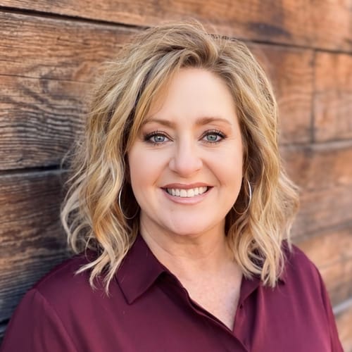 Headshot of Laurie White, LSCSW