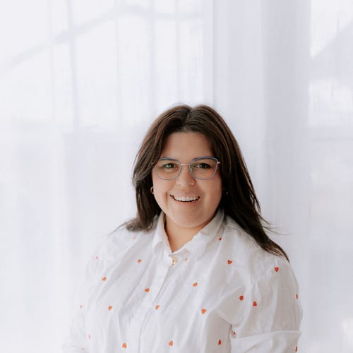 Headshot of Amber Arellano, LMFT