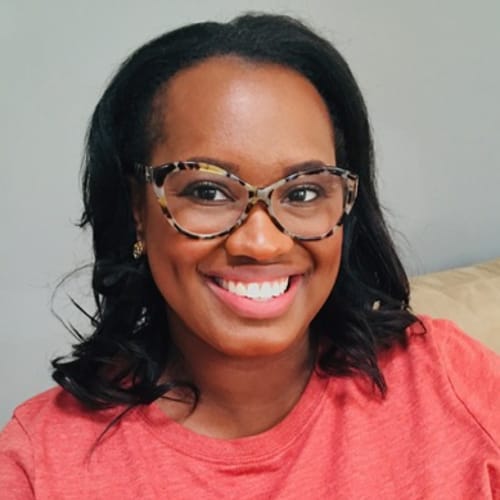 Headshot of Ebony Poe, LCSW