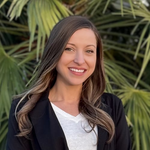 Headshot of Carly Perales, LPC