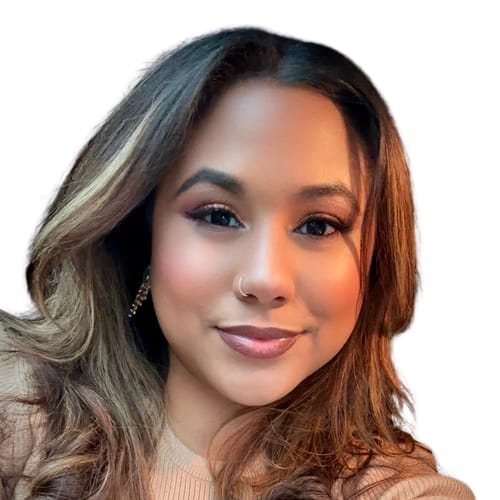 Headshot of Leish Robles, LPC