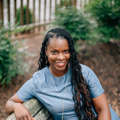 Headshot of Shaakira Simmonds, LICSW