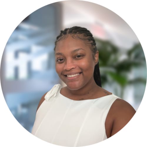 Headshot of Quameshia Carter, LPC