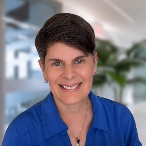 Headshot of Robin Day, LCMHC