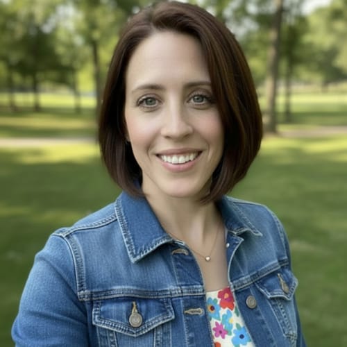 Headshot of Lauren Morris, LCSW