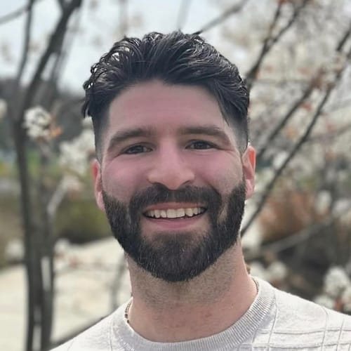 Headshot of Clayton Beaulieu, LMHC