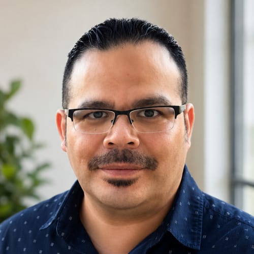 Headshot of Luis Contreras, LCSW