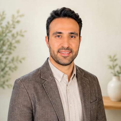 Headshot of Siamak Darehbaghi, DO