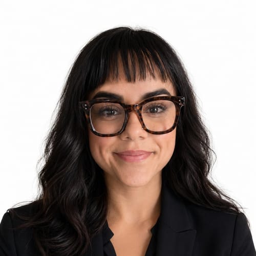 Headshot of Mirella Vera Duarte, LMFT
