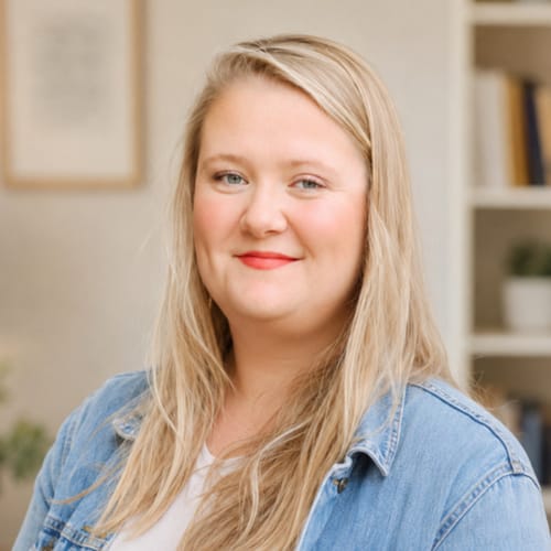 Headshot of Margaret Silva, LICSW