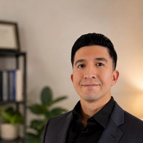 Headshot of Juan Mendoza, LCSW