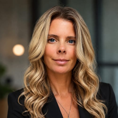 Headshot of Jennifer Lacknett, LISW