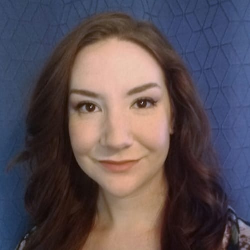 Headshot of Maura Livingstone, LCPC