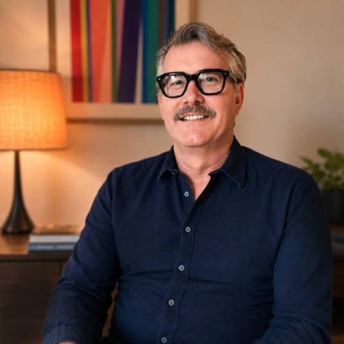 Headshot of Lawrence Deurloo, LCSW