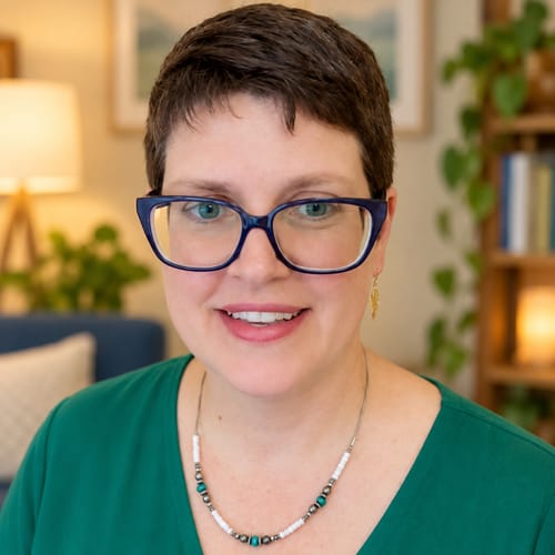 Headshot of Deborah Aloisi, LICSW