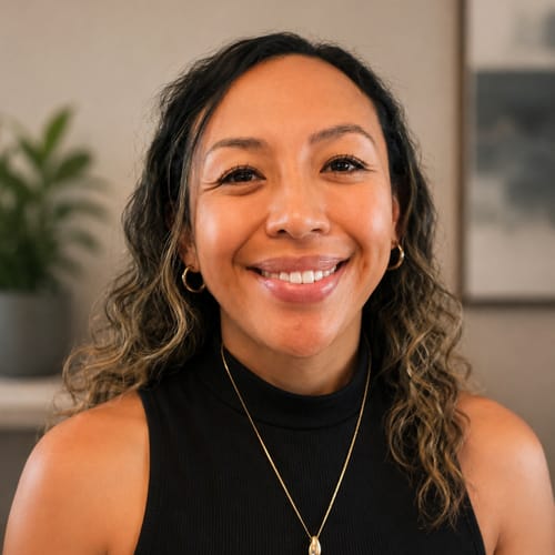 Headshot of Marisel Gaviria Robertson, LCSW