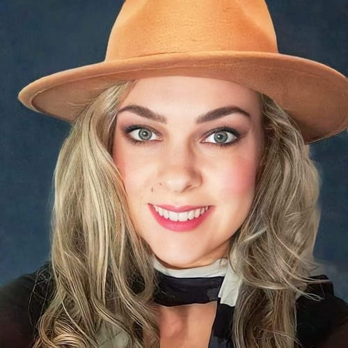 Headshot of Satia Kavanaugh Vanderloop, LPC