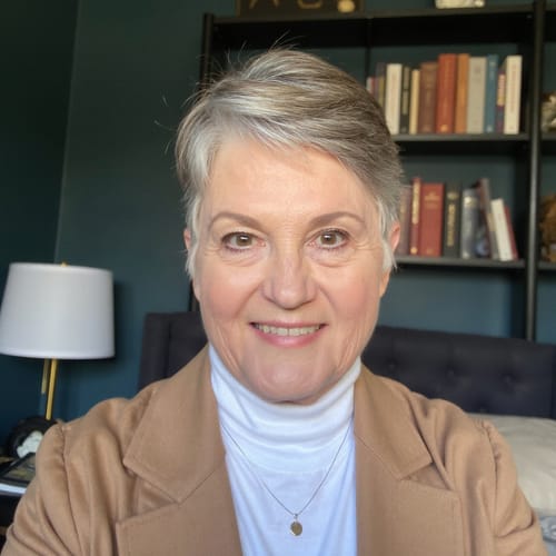 Headshot of Elzabeth Kirkaldie, LCSW