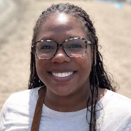Headshot of Detra Young, LMFT