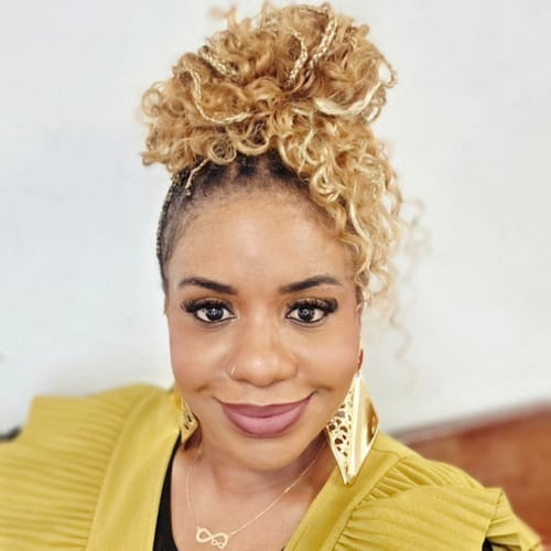 Headshot of Chioma Momife, NP