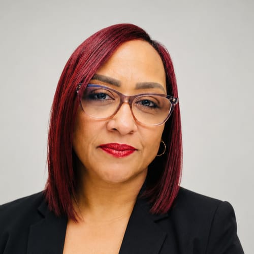 Headshot of Lorita Casanova, LMFT