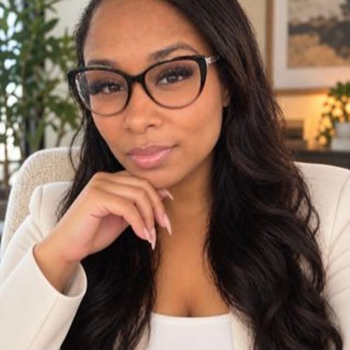 Headshot of Aracelis Bell, APRN_CNP