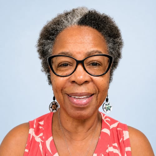 Headshot of Desreen Alvaranga-Barrett, LMHC