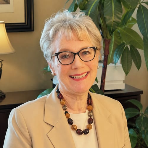 Headshot of Susan Baldelomar, LPC