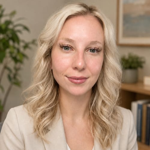 Headshot of Janine Lange, LCSW