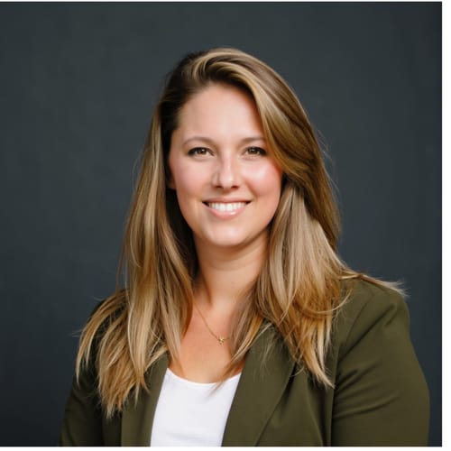 Headshot of Elise Tobey, APRN
